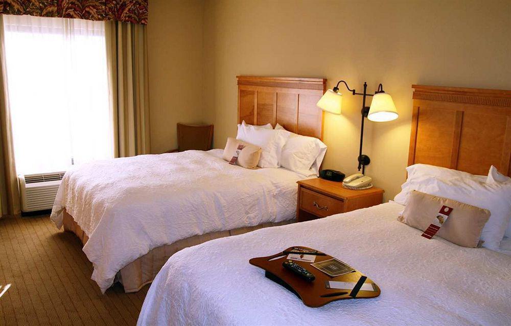 Hampton Inn & Suites Tampa East Casino Area Seffner Номер фото