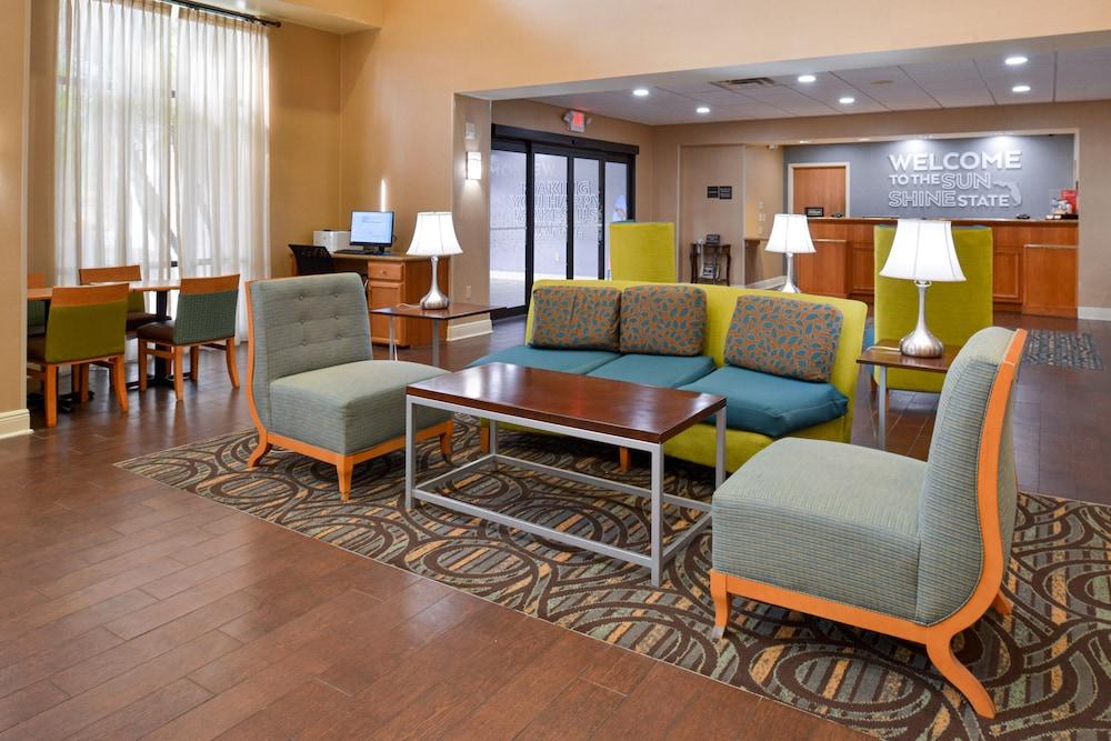 Hampton Inn & Suites Tampa East Casino Area Seffner Экстерьер фото